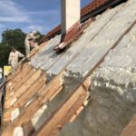 Zateplení střechy shora izolací Icynene